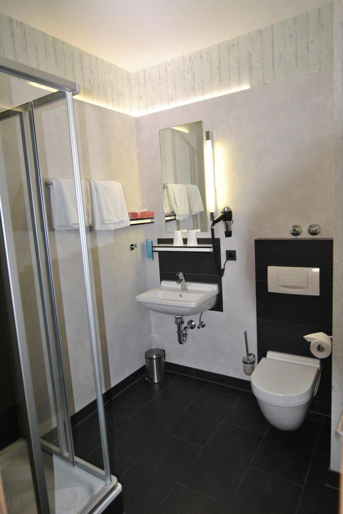 Cristall - Frankfurt 3* Frankfurt am Main