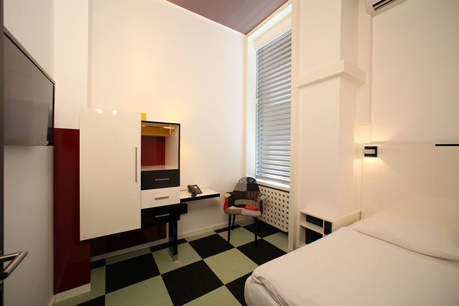 Hotel Cristall - Frankfurt